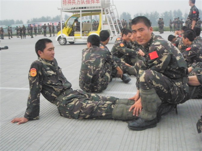 133304rk1bpdr3421ypb20.jpg